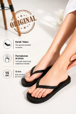 Women Black Basic Comfortable Flip Flops Anti Chafing Beach Summer Pool Slides Slippers Photograph-1